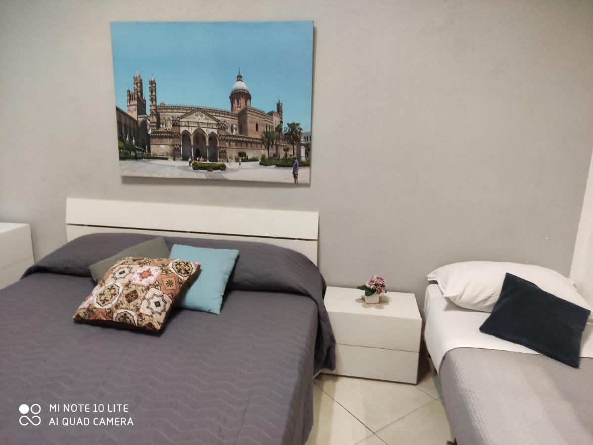 B&B Il Poeta Palermo Luaran gambar