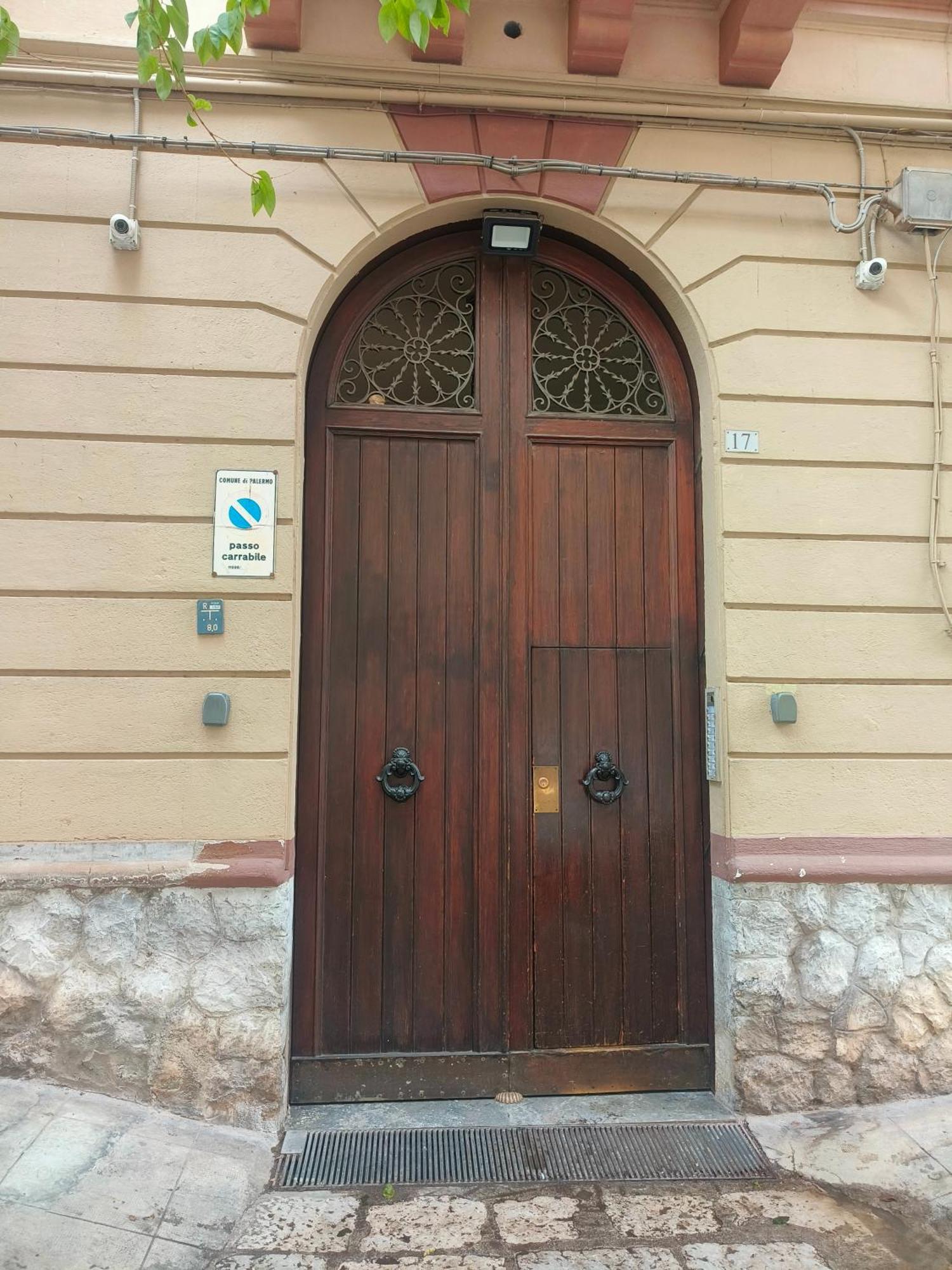 B&B Il Poeta Palermo Luaran gambar