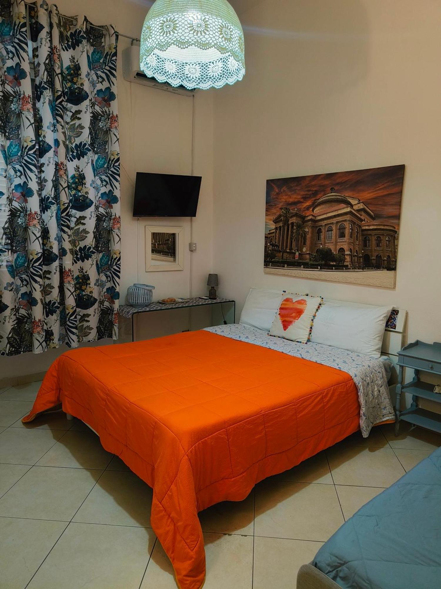 B&B Il Poeta Palermo Luaran gambar